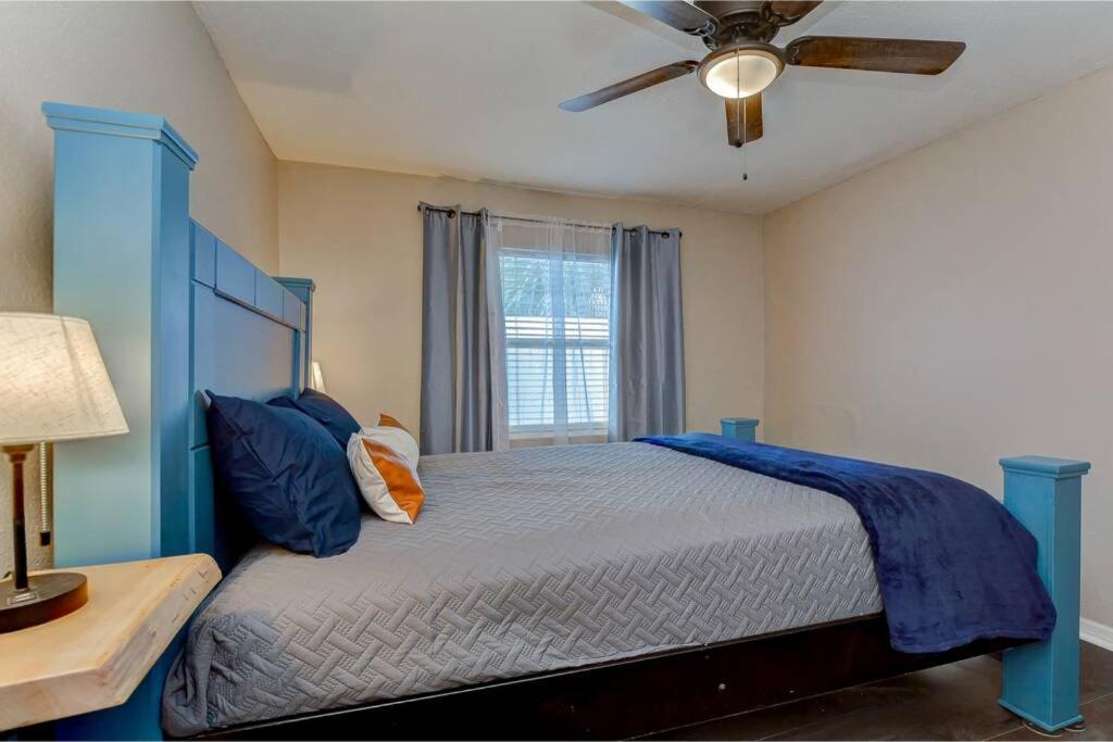 Driftwood Castle Urban Oasis With Firepit Near Convention Center And Amalie Arena, Room For 6 Tampa Luaran gambar