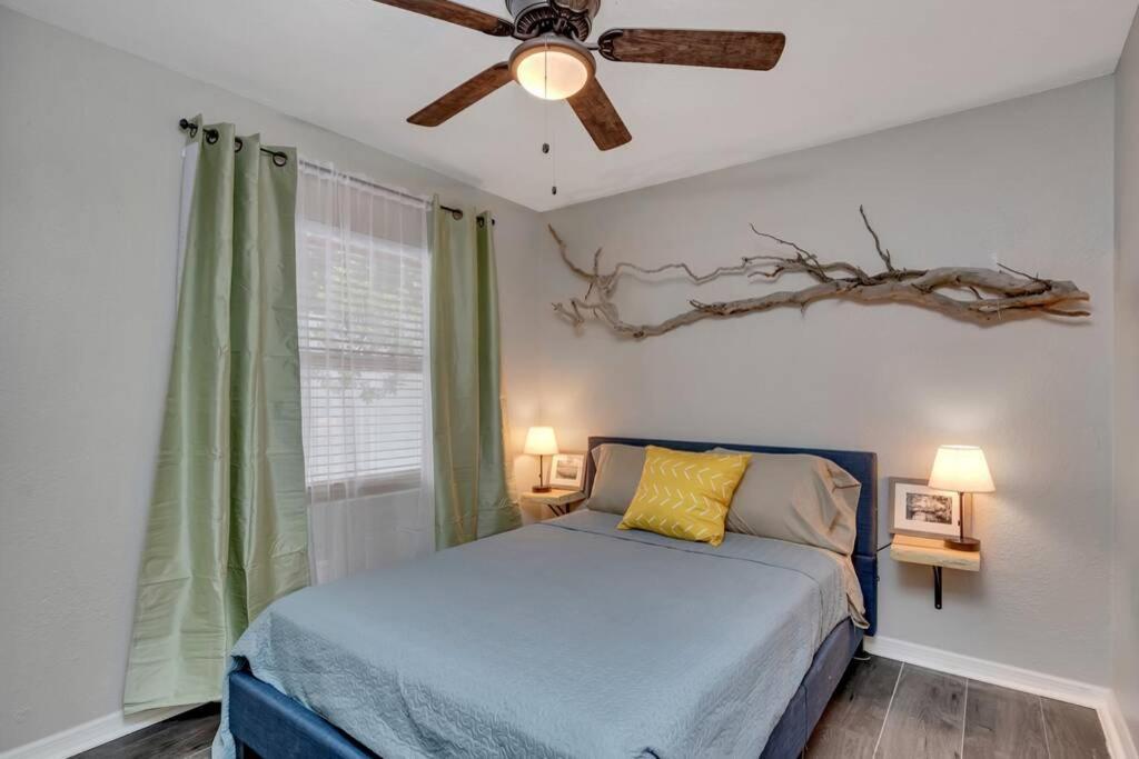 Driftwood Castle Urban Oasis With Firepit Near Convention Center And Amalie Arena, Room For 6 Tampa Luaran gambar